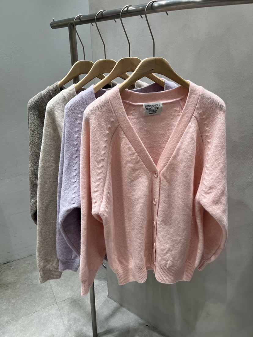 EVERCOMMERCE METICULOUSLY DESIGNED東大門實拍女裝新品26春夏針織衫開襟衫EVERCOMMERCE METICULOUSLY DESIGNED針織衫