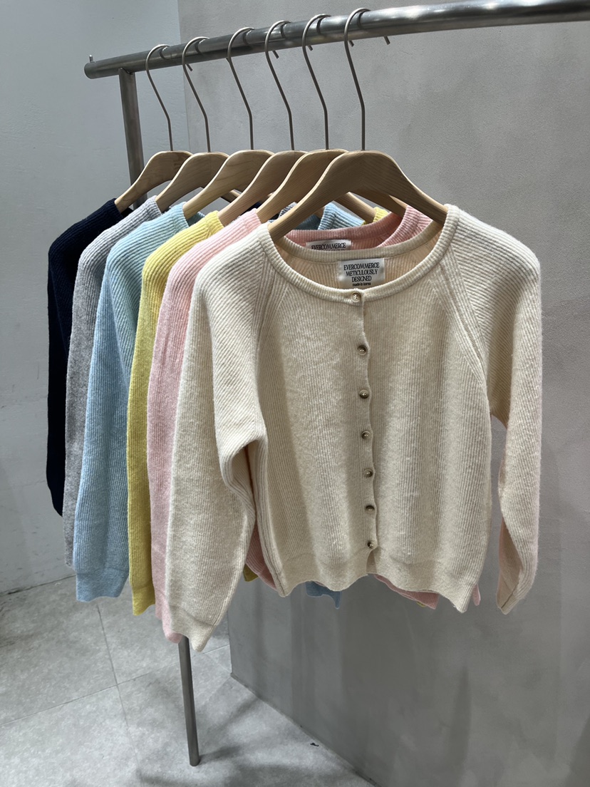 EVERCOMMERCE METICULOUSLY DESIGNED東大門代購女裝新款熱賣針織衫EVERCOMMERCE METICULOUSLY DESIGNED針織衫