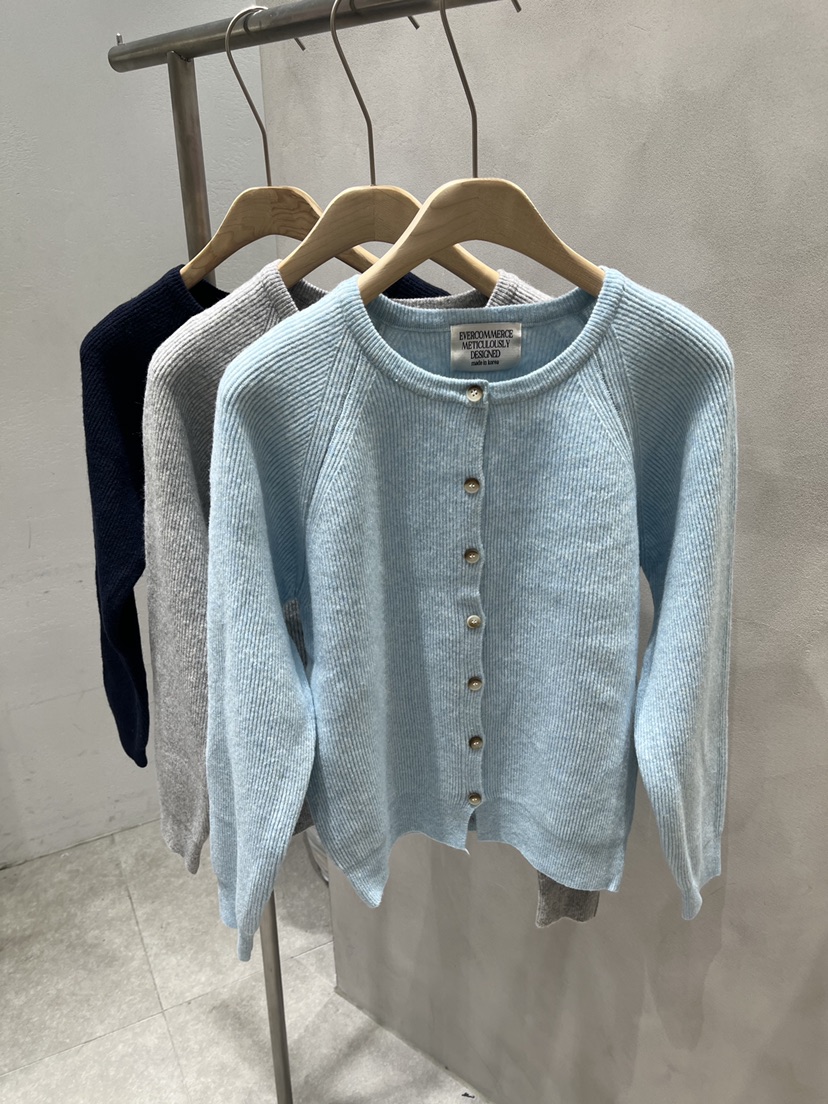 EVERCOMMERCE METICULOUSLY DESIGNED東大門代購女裝新款熱賣針織衫EVERCOMMERCE METICULOUSLY DESIGNED針織衫