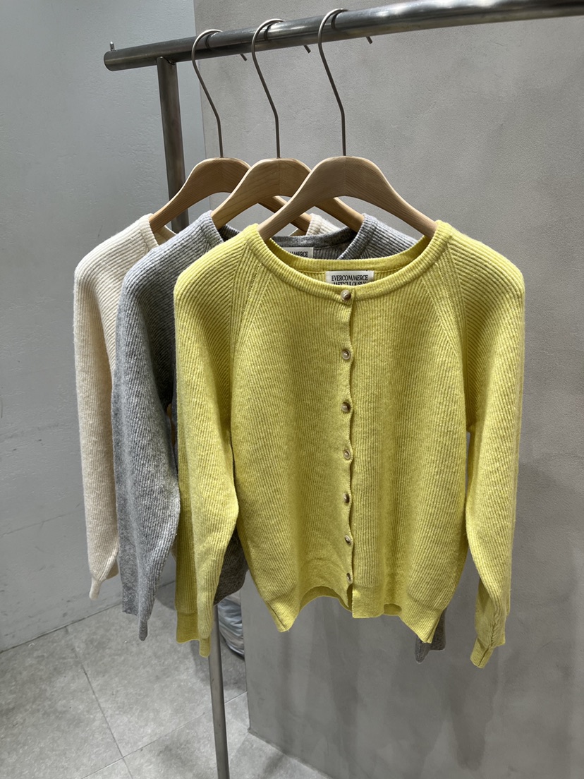 EVERCOMMERCE METICULOUSLY DESIGNED東大門代購女裝新款熱賣針織衫EVERCOMMERCE METICULOUSLY DESIGNED針織衫