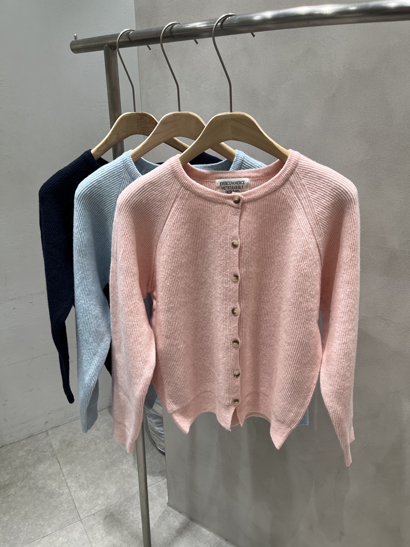 EVERCOMMERCE METICULOUSLY DESIGNED東大門代購女裝新款熱賣針織衫EVERCOMMERCE METICULOUSLY DESIGNED針織衫