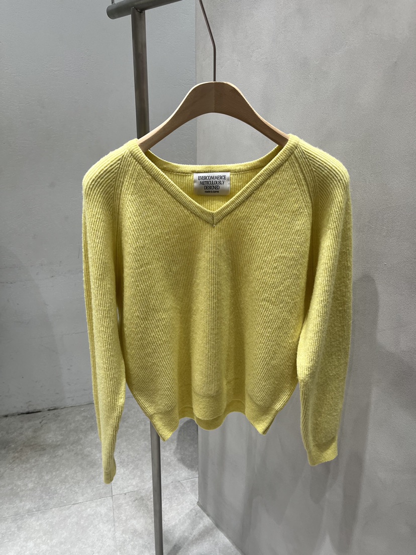 EVERCOMMERCE METICULOUSLY DESIGNED東大門直郵女裝新品真品針織衫EVERCOMMERCE METICULOUSLY DESIGNED針織衫圖色1