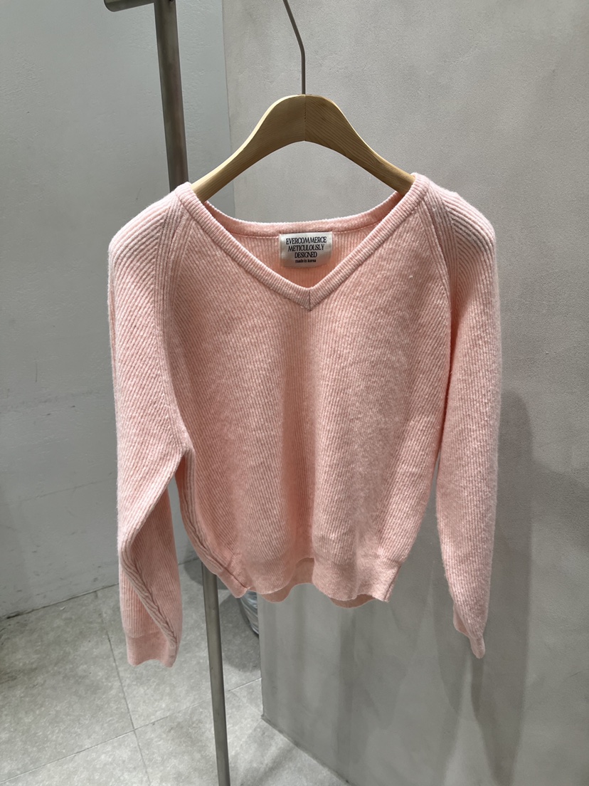 EVERCOMMERCE METICULOUSLY DESIGNED東大門直郵女裝新品真品針織衫EVERCOMMERCE METICULOUSLY DESIGNED針織衫圖色2