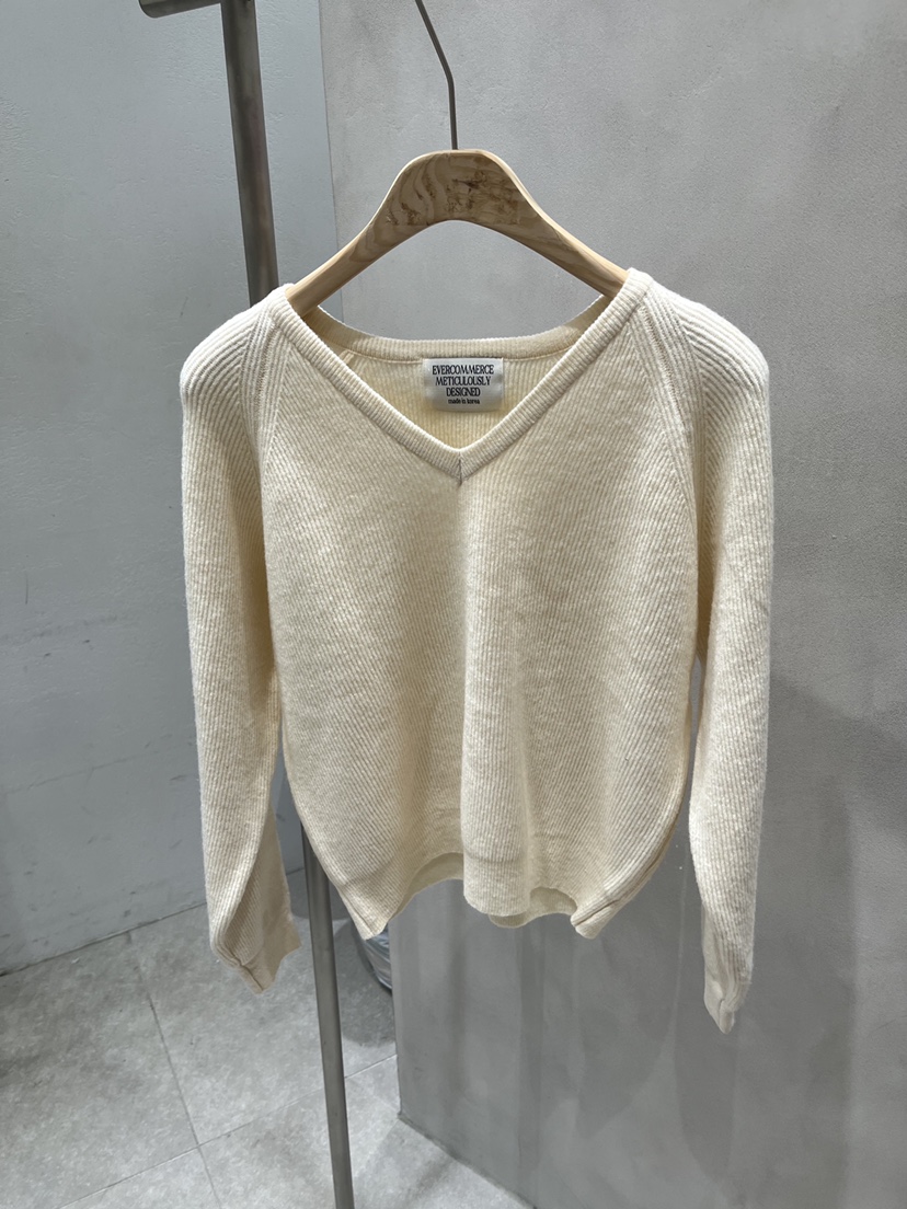 EVERCOMMERCE METICULOUSLY DESIGNED東大門直郵女裝新品真品針織衫EVERCOMMERCE METICULOUSLY DESIGNED針織衫圖色5