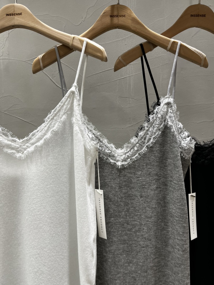 INSSENSE-A東大門代購女裝新款26春夏時尚吊帶背心蕾絲開衩INSSENSE-A吊帶/背心