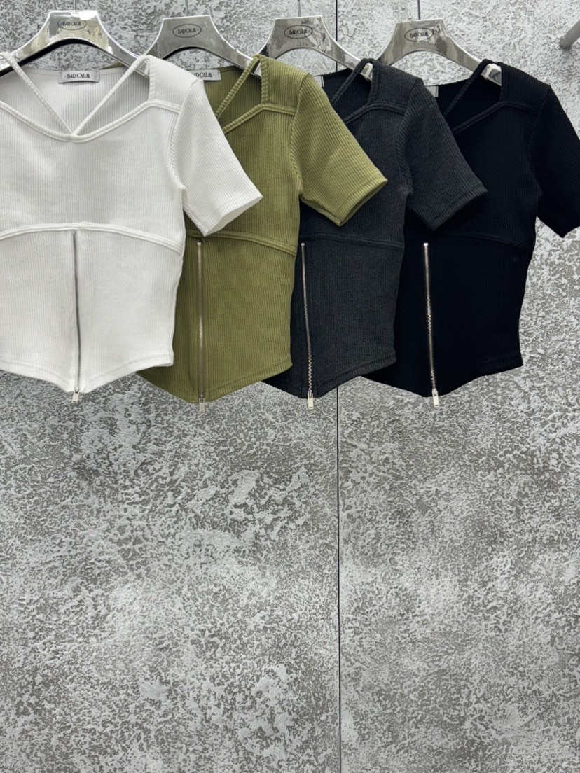 BADCALM東大門代購女裝新品職業休閑熱賣真品人氣T恤拉鏈BADCALMT恤