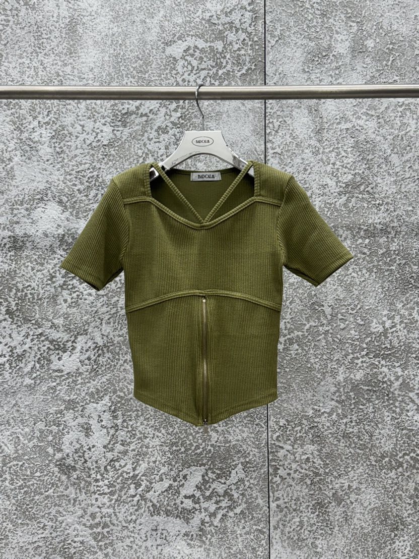 BADCALM東大門代購女裝新品職業休閑熱賣真品人氣T恤拉鏈BADCALMT恤圖色2