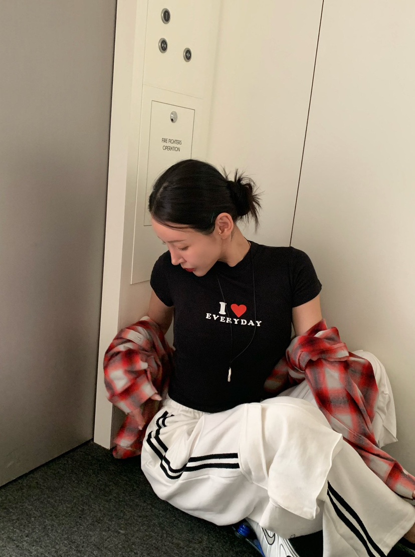 REVE CITE-L東大門直郵女士新品熱賣人氣休閑真品推薦T恤REVE CITE-LT恤圖色1