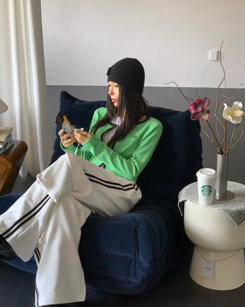 REVE CITE-L韓國直郵女裝新品熱賣時尚長袖T恤刺繡開衫REVE CITE-L長袖T恤