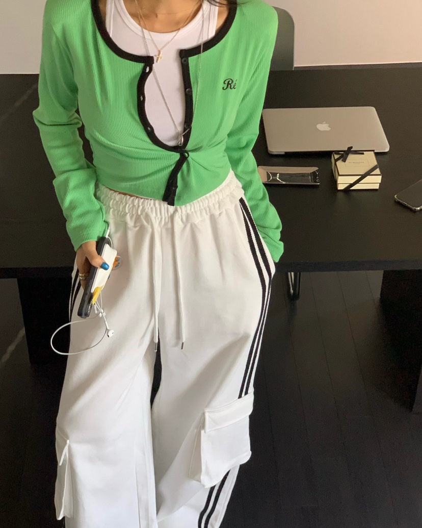 REVE CITE-L韓國直郵女裝新品熱賣時尚長袖T恤刺繡開衫REVE CITE-L長袖T恤