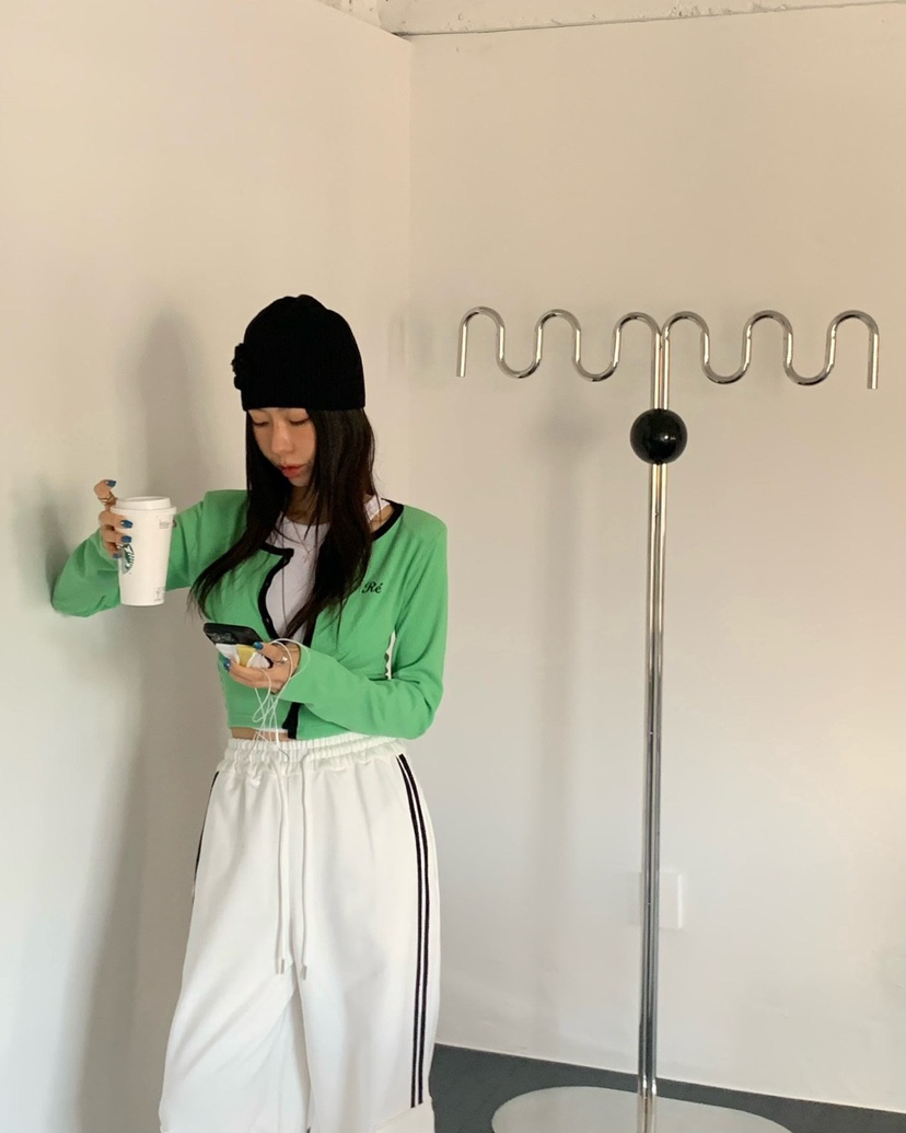 REVE CITE-L韓國直郵女裝新品熱賣時尚長袖T恤刺繡開衫REVE CITE-L長袖T恤