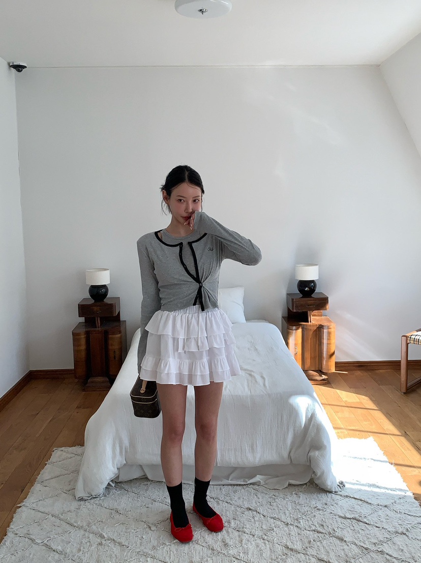 REVE CITE-L韓國直郵女裝新品熱賣時尚長袖T恤刺繡開衫REVE CITE-L長袖T恤