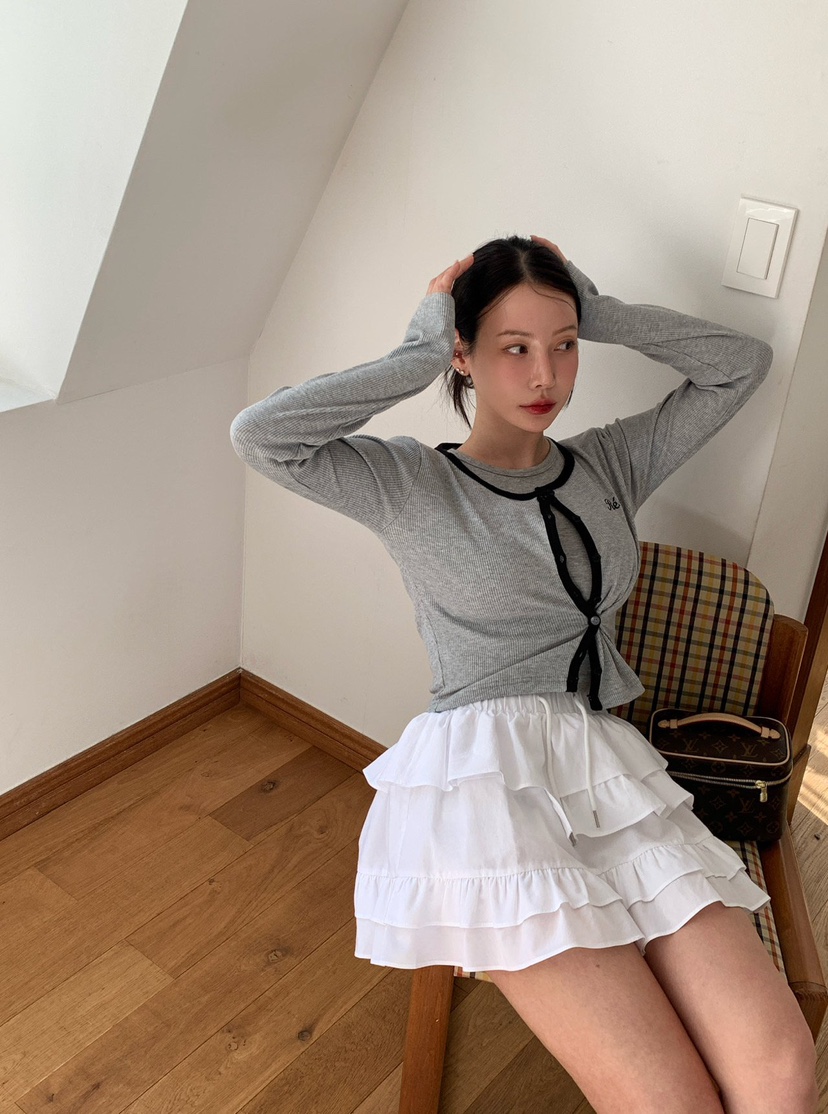 REVE CITE-L韓國直郵女裝新品熱賣時尚長袖T恤刺繡開衫REVE CITE-L長袖T恤