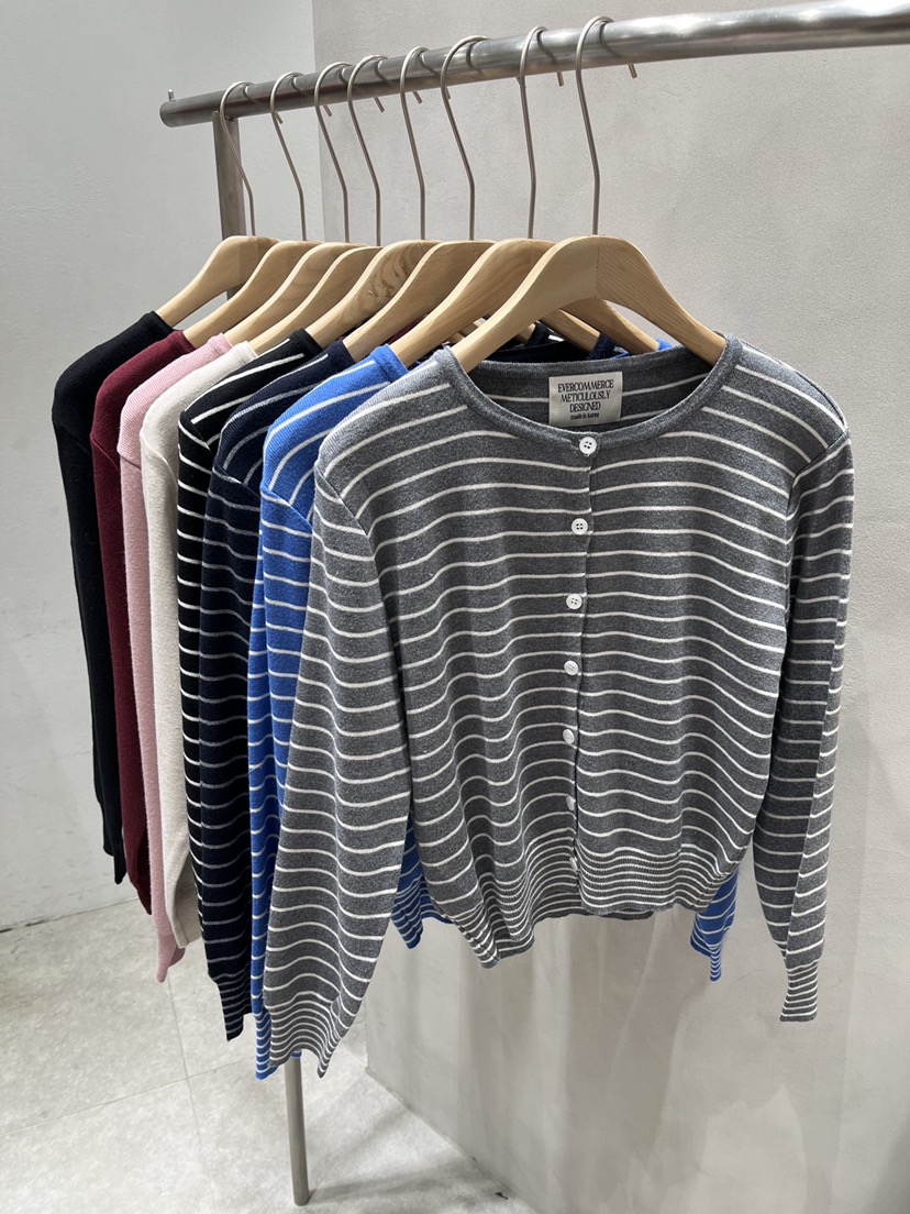 EVERCOMMERCE METICULOUSLY DESIGNED韓國直郵女裝新款熱賣針織衫EVERCOMMERCE METICULOUSLY DESIGNED針織衫