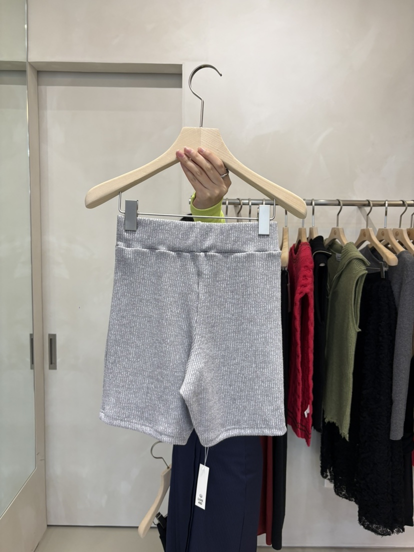 LIVE AID-P東大門代購女士新款推薦真品時尚人氣熱賣短褲LIVE AID-P短褲