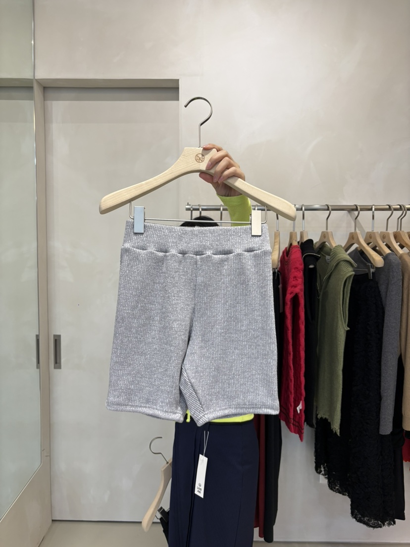 LIVE AID-P東大門代購女士新款推薦真品時尚人氣熱賣短褲LIVE AID-P短褲圖色1