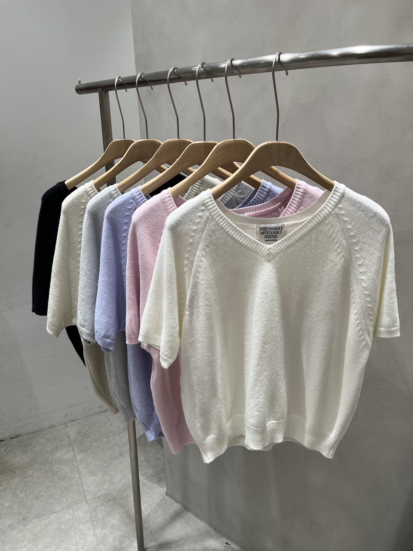 EVERCOMMERCE METICULOUSLY DESIGNED東大門直郵女裝新款休閑針織衫EVERCOMMERCE METICULOUSLY DESIGNED針織衫