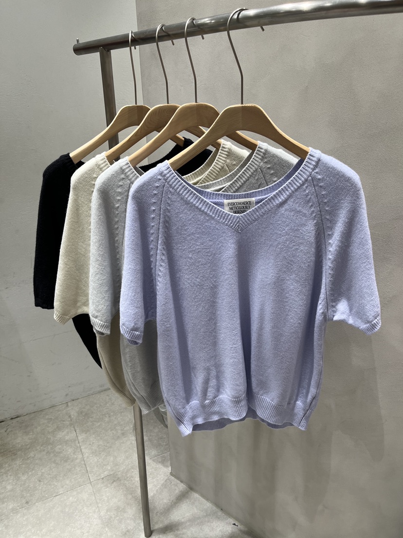 EVERCOMMERCE METICULOUSLY DESIGNED東大門直郵女裝新款休閑針織衫EVERCOMMERCE METICULOUSLY DESIGNED針織衫