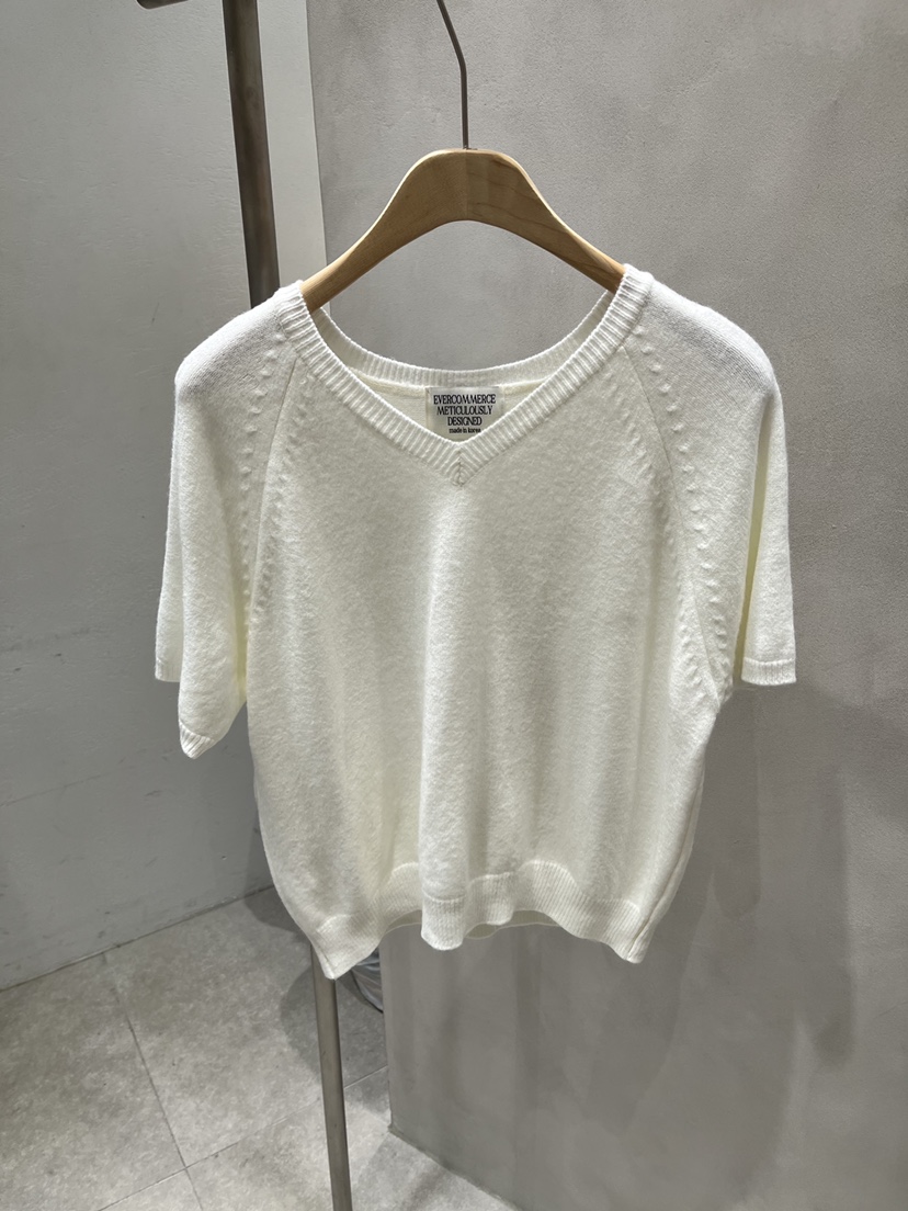 EVERCOMMERCE METICULOUSLY DESIGNED東大門直郵女裝新款休閑針織衫EVERCOMMERCE METICULOUSLY DESIGNED針織衫圖色2