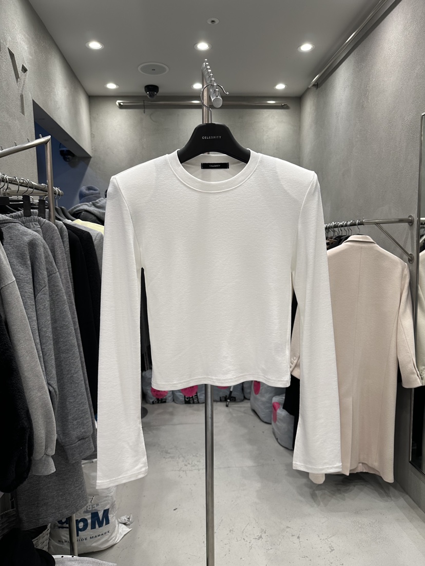 CELEBRITY-A東大門直郵女裝新品真品推薦時尚休閑長袖T恤CELEBRITY-A長袖T恤圖色1