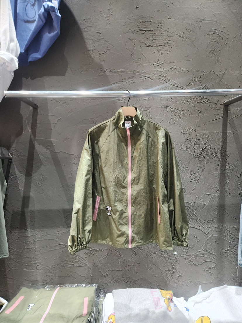 BLACK RIBBON-A韓國直郵女士新款休閑時尚夾克史努比刺繡BLACK RIBBON-A夾克圖色2