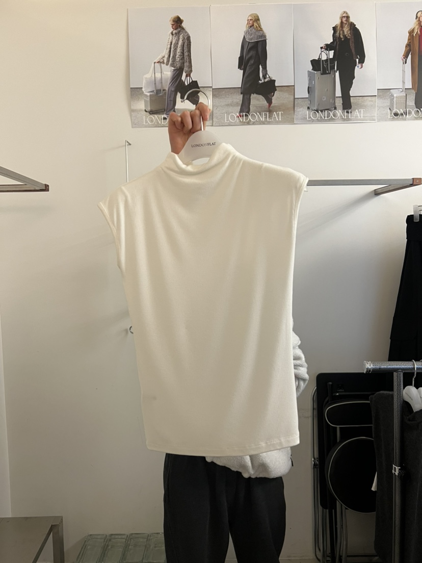 LONDON FLAT韓國代購女士新品真品時尚推薦熱賣26春夏T恤LONDON FLATT恤圖色1