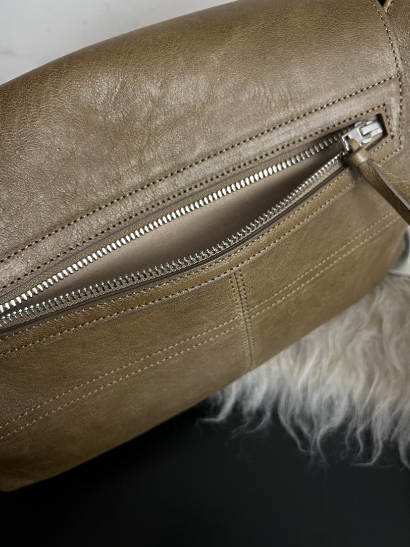 LONDON FLAT東大門實拍女士新品26春夏休閑推薦單肩斜跨包LONDON FLAT單肩/斜跨包