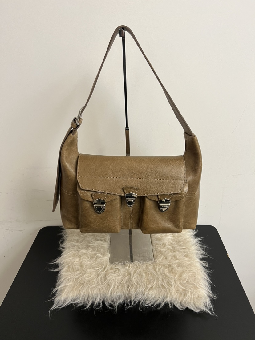 LONDON FLAT東大門實拍女士新品26春夏休閑推薦單肩斜跨包LONDON FLAT單肩/斜跨包圖色2