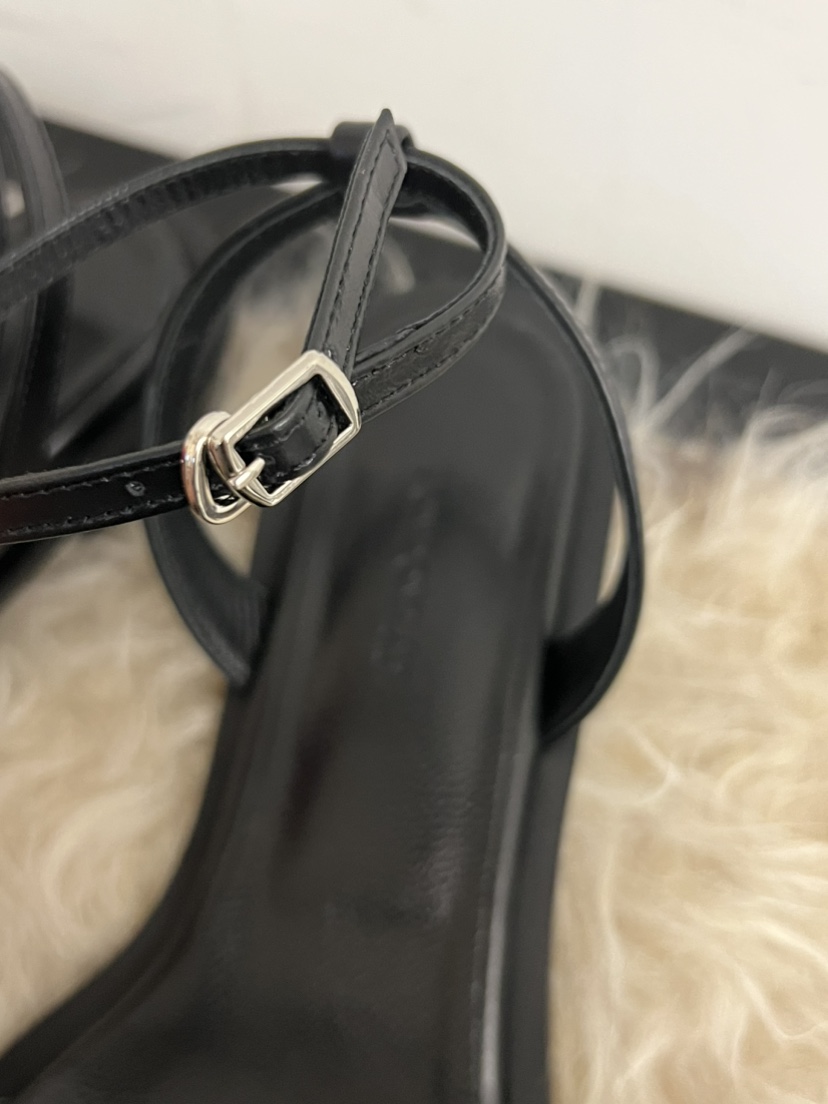 LONDON FLAT韓國直郵女士新款時尚26春夏職業人氣涼鞋拖鞋LONDON FLAT涼鞋/拖鞋