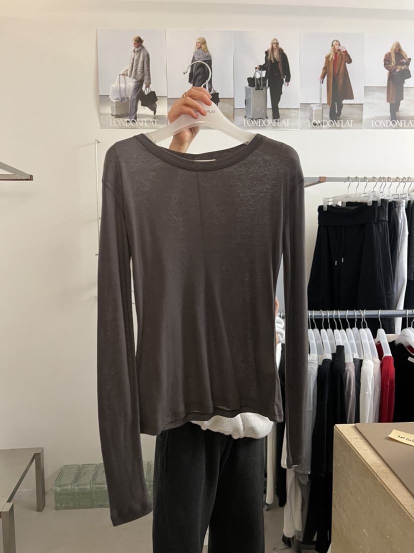 LONDON FLAT東大門實拍女裝新款推薦職業熱賣人氣長袖T恤LONDON FLAT長袖T恤圖色4