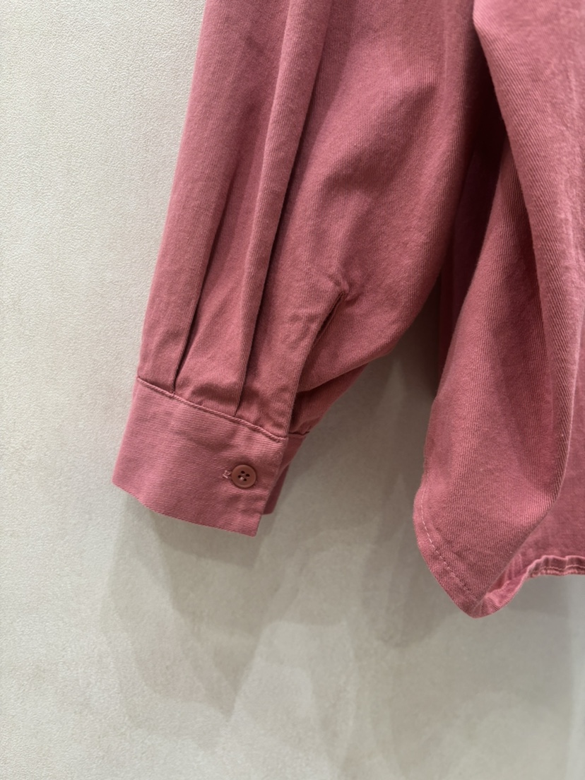 WHO IS SHE東大門實拍女裝新款時尚真品職業襯衫蕾絲衫WHO IS SHE襯衫/蕾絲衫