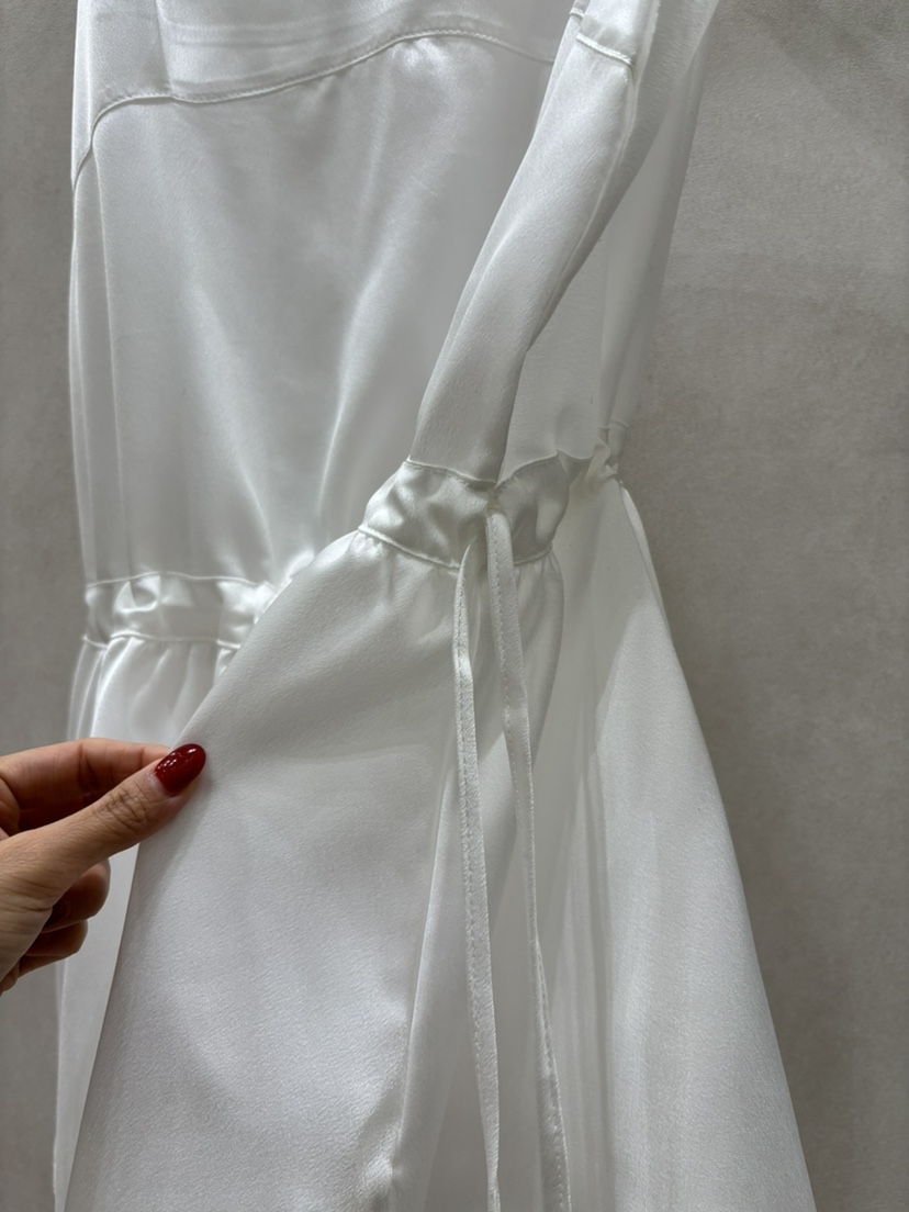 WHO IS SHE東大門實拍女裝新品真品26春夏休閑時尚連衣裙WHO IS SHE連衣裙