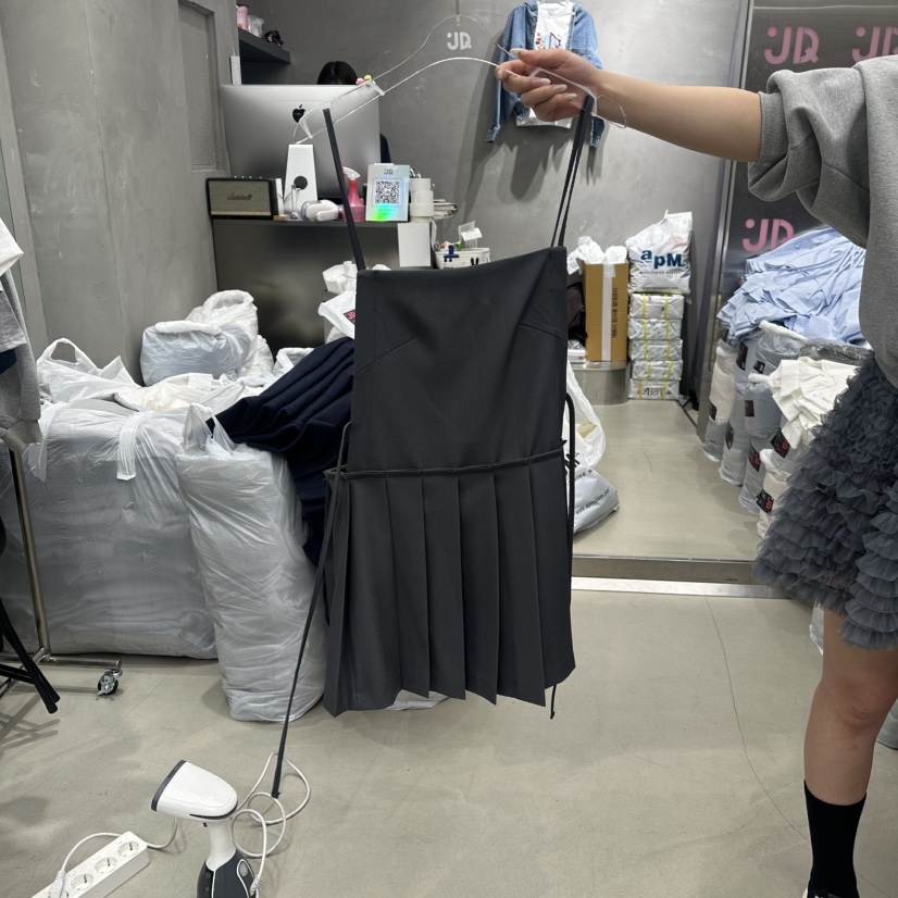 JUDYQUE東大門直郵女士新品休閑時尚職業真品26春夏連衣裙褶裥JUDYQUE連衣裙圖色3墨色