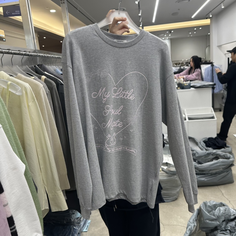 HELVETICA東大門實拍女士新款推薦26春夏真品熱賣長袖T恤HELVETICA長袖T恤圖色2