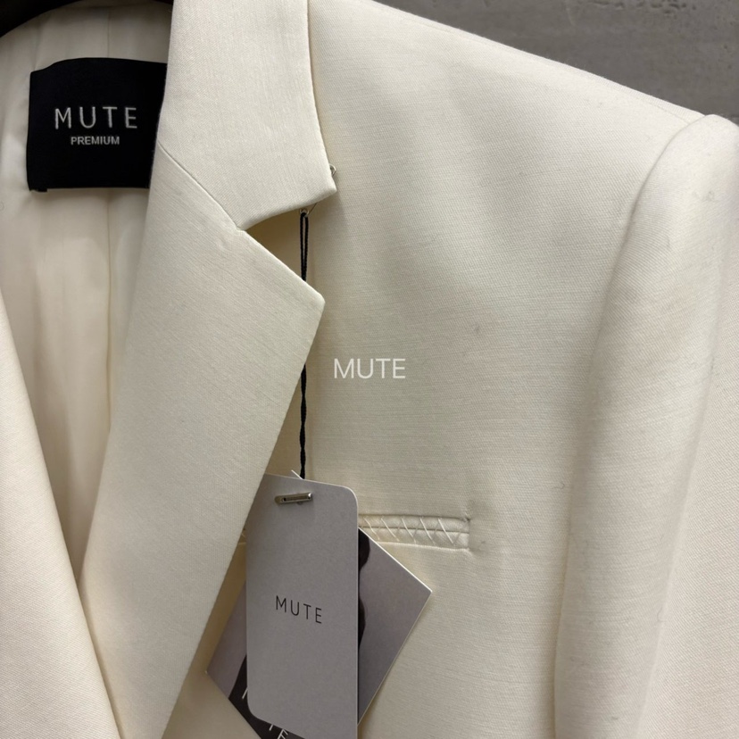 MUTE-P東大門直郵女裝新款熱賣26春夏推薦長款風衣含腰帶MUTE長款風衣