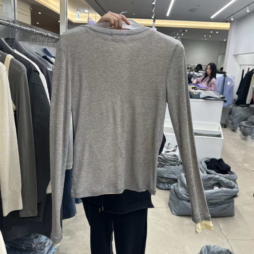 HELVETICA東大門代購女裝新品推薦真品26春夏長袖T恤不含內搭HELVETICA長袖T恤