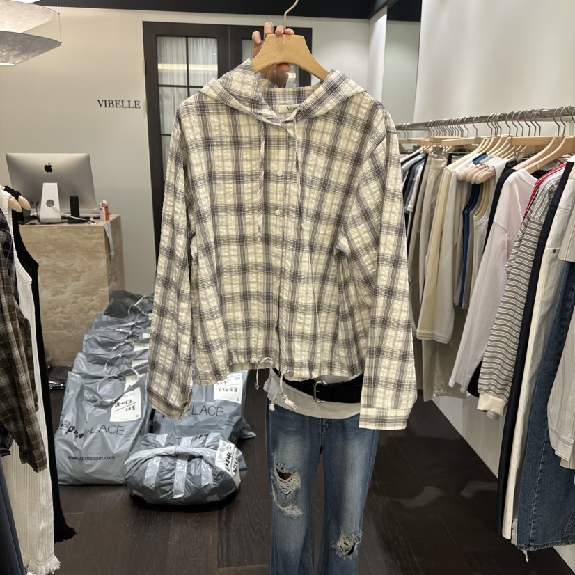 VIBELLE韓國代購女裝新款26春夏職業熱賣時尚襯衫蕾絲衫兔子VIBELLE襯衫/蕾絲衫圖色1