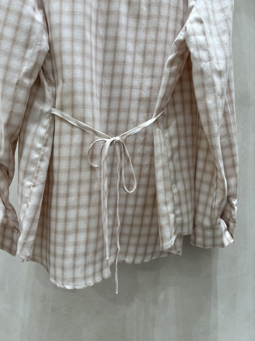 WHO IS SHE東大門代購女裝新款推薦人氣26春夏襯衫蕾絲衫WHO IS SHE襯衫/蕾絲衫