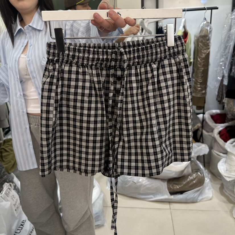 EGG IS韓國代購女裝新品真品休閑人氣26春夏職業推薦短褲EGG IS短褲圖色1黑色