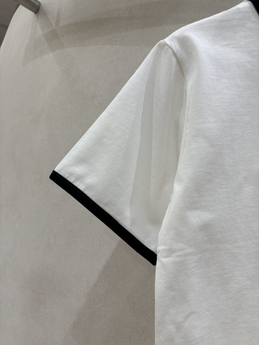 WHO IS SHE東大門實拍女裝新款真品推薦時尚人氣26春夏T恤WHO IS SHET恤