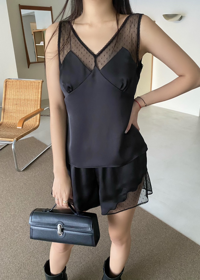 OUPPT東大門實拍女裝新款推薦人氣真品26春夏吊帶背心緞面OUPPT吊帶/背心圖色1