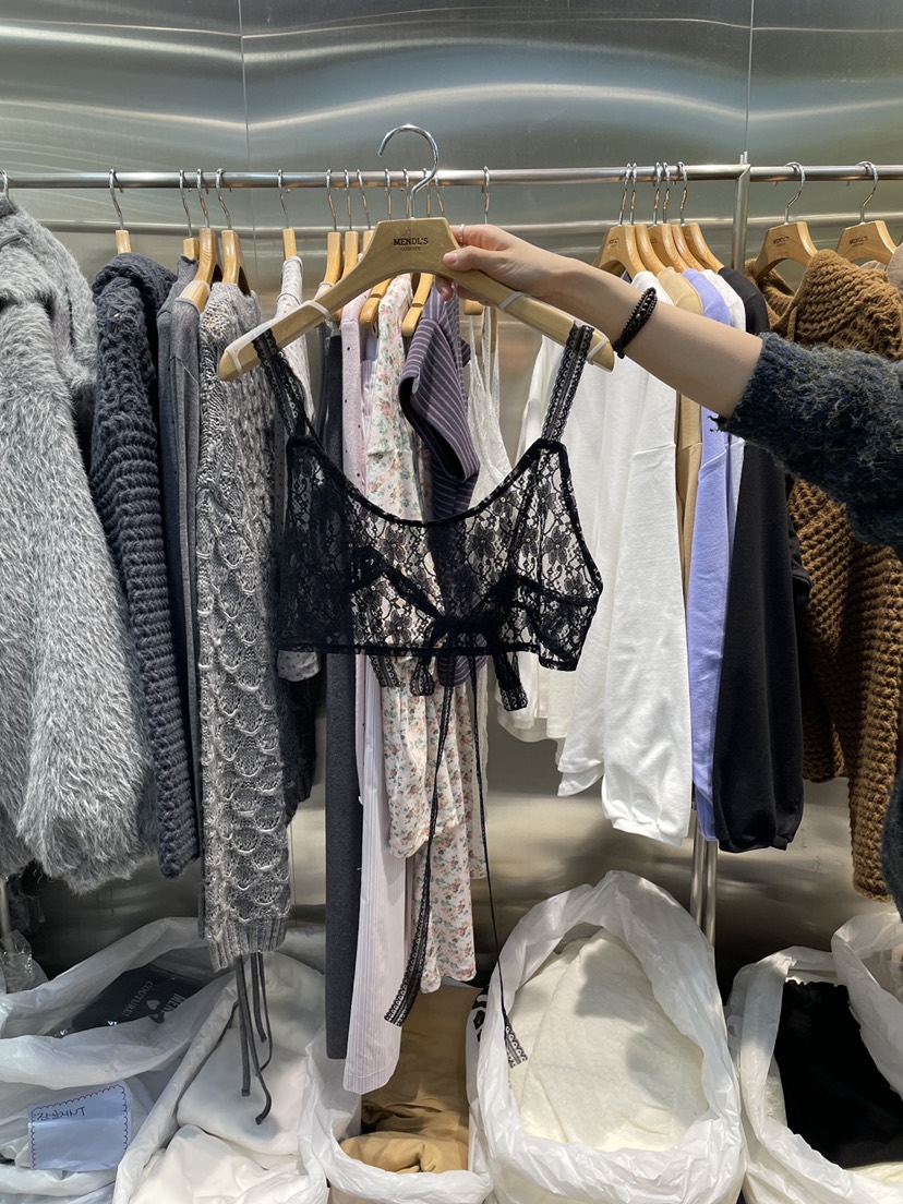 MENDL S東大門直郵女裝新款26春夏時尚真品吊帶背心蕾絲MENDL S吊帶/背心圖色2