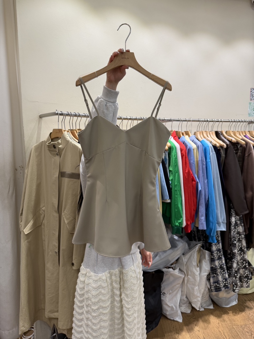 AUVERFIT韓國代購女士新品推薦時尚人氣職業26春夏吊帶背心AUVERFIT吊帶/背心圖色1