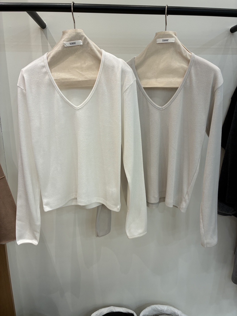 TORRE東大門直郵女士新品時尚推薦職業熱賣真品長袖T恤V領TORRE長袖T恤