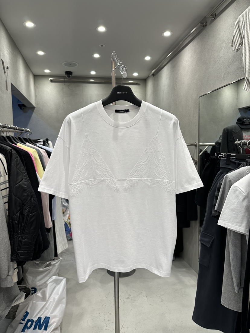 CELEBRITY-A韓國代購女裝新品真品熱賣休閑人氣推薦T恤蕾絲CELEBRITY-AT恤圖色1
