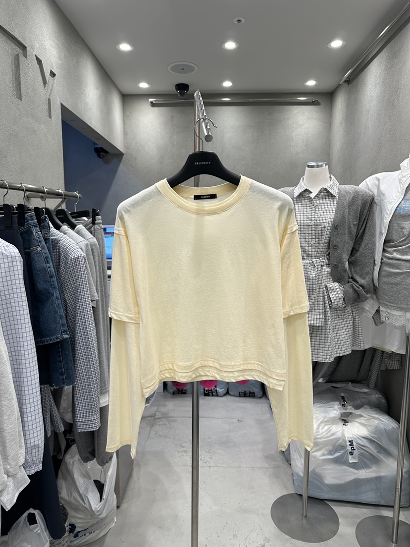 CELEBRITY-A東大門直郵女士新品熱賣職業真品人氣長袖T恤CELEBRITY-A長袖T恤圖色2