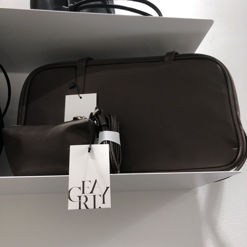 ANN MARGRET韓國代購女士新款熱賣單肩斜跨包不含小包GRETA.Y單肩/斜跨包圖色2