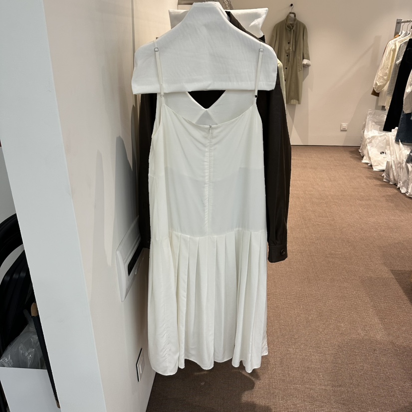 OVERTAKE東大門直郵女裝新品休閑職業26春夏真品連衣裙褶皺OVERTAKE連衣裙