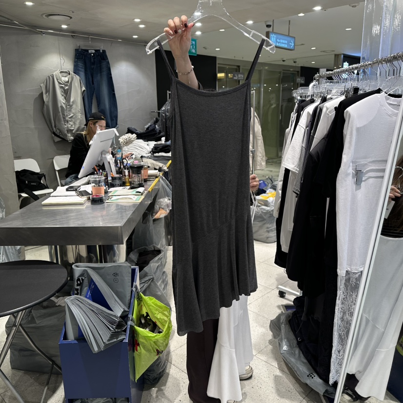 HERTZ-P東大門直郵女士新品真品26春夏休閑熱賣吊帶背心HERTZ-P吊帶/背心圖色2墨色