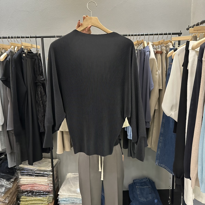 FLAMME TOIT/LUNAMDE東大門直郵女士新款26春夏長袖T恤褶皺FLAMME TOIT/LUNAMDE長袖T恤圖色2